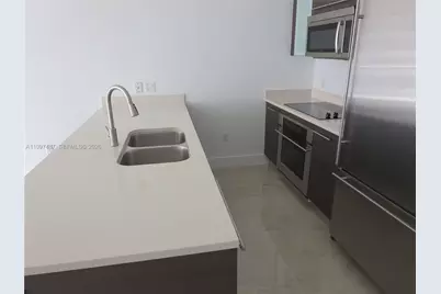 500 Brickell Ave #3006, Miami, FL 33131 - Photo 5