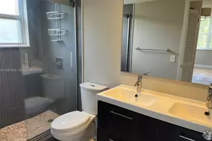 19701 E Country Club Dr, Aventura, FL 33180 - Photo 13