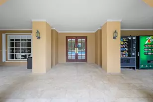 19701 E Country Club Dr, Aventura, FL 33180 - Photo 31