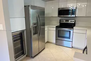 19701 E Country Club Dr, Aventura, FL 33180 - Photo 3