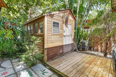 521 NE 74th St, Miami, FL 33138 - Photo 15