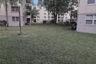 8215 Lake Dr, Doral, FL 33166 - Photo 35