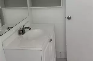 8215 Lake Dr, Doral, FL 33166 - Photo 19