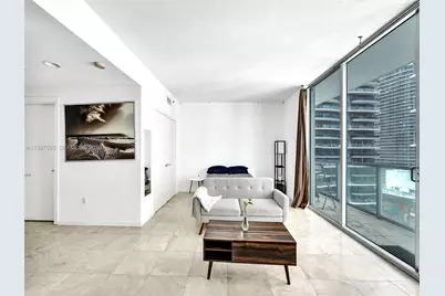 1050 Brickell Ave #2722, Miami, FL 33131 - Photo 13