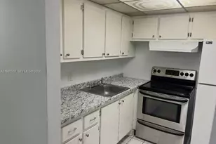 89 Berkshire D, West Palm Beach, FL 33417 - Photo 5