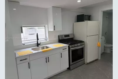 1011 SW 5th St #1, Miami, FL 33130 - Photo 9