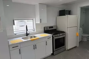 1011 SW 5th St, Miami, FL 33130 - Photo 9