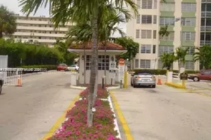 1780 NE 191st St, Miami, FL 33179 - Photo 9