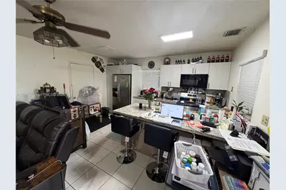 671 NE 1st Pl, Hialeah, FL 33010 - Photo 19