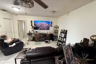 671 NE 1st Pl, Hialeah, FL 33010 - Photo 11