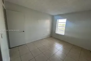 1725 W 60th St, Hialeah, FL 33012 - Photo 11