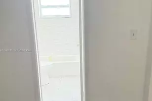 655 Meridian Ave, Miami Beach, FL 33139 - Photo 9