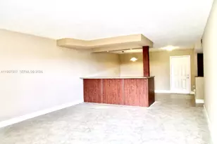 9375 Fontainebleau Blvd, Miami, FL 33172 - Photo 7