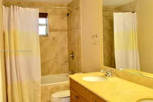 9375 Fontainebleau Blvd, Miami, FL 33172 - Photo 19