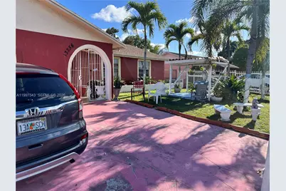 13256 SW 265th Terr, Homestead, FL 33032 - Photo 3