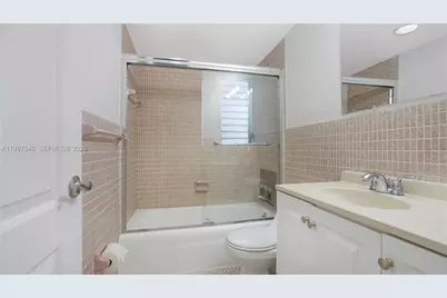 1340 Lincoln Rd #404, Miami Beach, FL 33139 - Photo 27