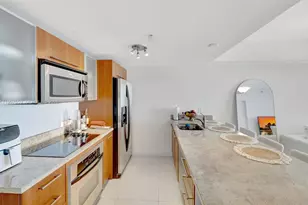 185 SW 7th St, Miami, FL 33130 - Photo 11