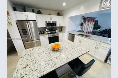 721 SW 69th Ave, Pembroke Pines, FL 33023 - Photo 3