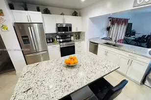 721 SW 69th Ave, Pembroke Pines, FL 33023 - Photo 3