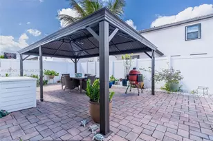 3521 W 92nd Pl, Hialeah, FL 33018 - Photo 7
