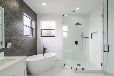 3521 W 92nd Pl, Hialeah, FL 33018 - Photo 11