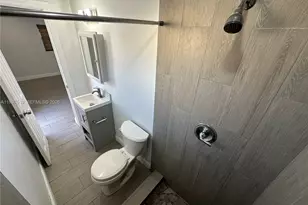 214 S 57th Ave, Hollywood, FL 33023 - Photo 11