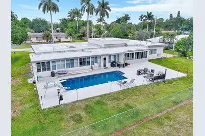 621 E Tropical Way, Plantation, FL 33317 - Photo 45