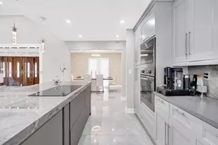 621 E Tropical Way, Plantation, FL 33317 - Photo 13