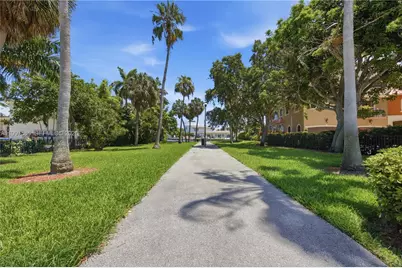 690 SE 23rd Ave #4, Pompano Beach, FL 33062 - Photo 29