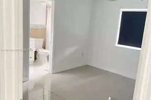 17348 NW 74th Ave, Hialeah, FL 33015 - Photo 9