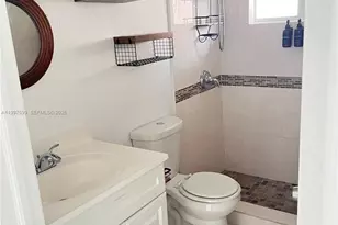 17348 NW 74th Ave, Hialeah, FL 33015 - Photo 15