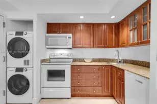 2333 Brickell Ave, Miami, FL 33129 - Photo 13
