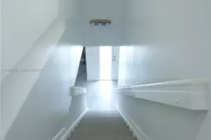 18499 NW 52nd Path, Miami Gardens, FL 33055 - Photo 11