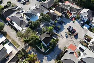 18499 NW 52nd Path, Miami Gardens, FL 33055 - Photo 25