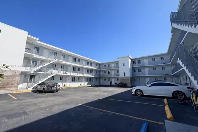 540 NW 7th St #32, Miami, FL 33136 - Photo 5