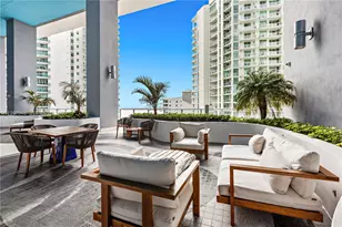 1300 Brickell Bay Dr, Miami, FL 33131 - Photo 19