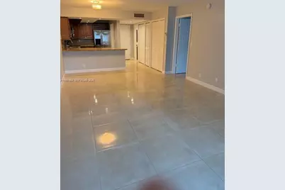 100 Lakeview Dr #115, Weston, FL 33326 - Photo 1