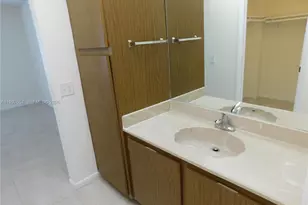 8065 SW 107th Ave, Miami, FL 33173 - Photo 9