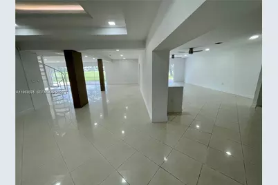 19740 W Saint Andrews Dr, Hialeah, FL 33015 - Photo 27