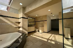 19740 W St Andrews Dr, Hialeah, FL 33015 - Photo 7