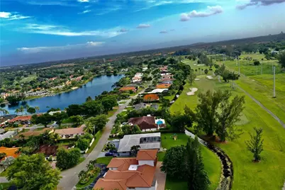 19740 W Saint Andrews Dr, Hialeah, FL 33015 - Photo 37