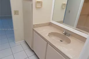 8005 SW 107th Ave, Miami, FL 33173 - Photo 7