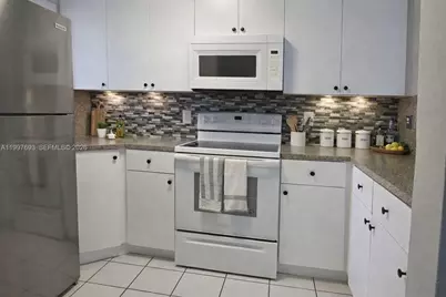 2630 W 76th St #201, Hialeah, FL 33016 - Photo 7