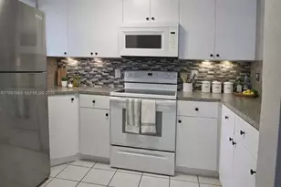 2630 W 76th St, Hialeah, FL 33016 - Photo 7