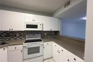 2630 W 76th St, Hialeah, FL 33016 - Photo 9