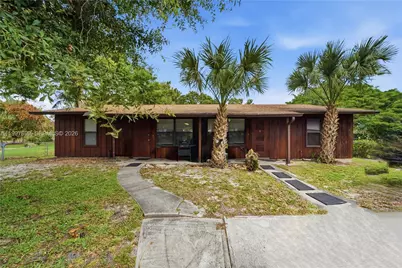 1910 S 34th St, Fort Pierce, FL 34947 - Photo 1