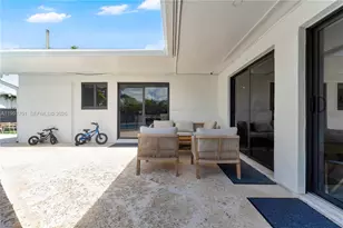 1089 NE 110th St, Miami, FL 33161 - Photo 21