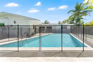 1089 NE 110th St, Miami, FL 33161 - Photo 23