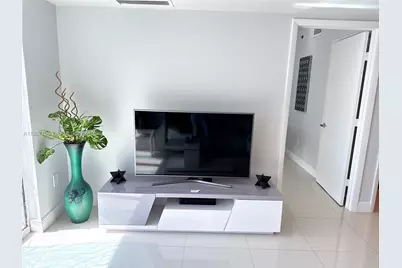 50 Biscayne Blvd #1907, Miami, FL 33132 - Photo 5