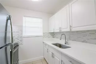 400 NE 1st St, Hallandale Beach, FL 33009 - Photo 7